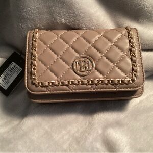 Badgley Mischka small clutch bag. NWT. Tan, quilted style with Gold chain